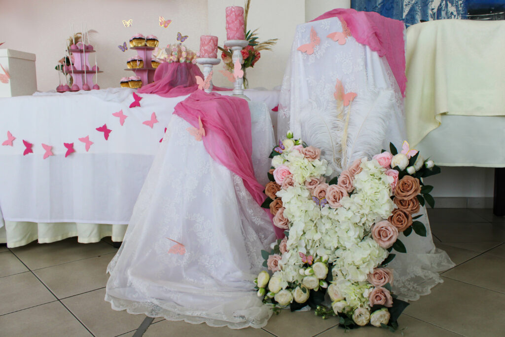 unique baptim christening ideas butterfly balloon arch for girl pink Βάφτιση Διακόσμιση Διακοσμίσεις Προς ενοικίαση Ενοικιάζεται Μπαλόνια Αψίδα από μπαλόνια