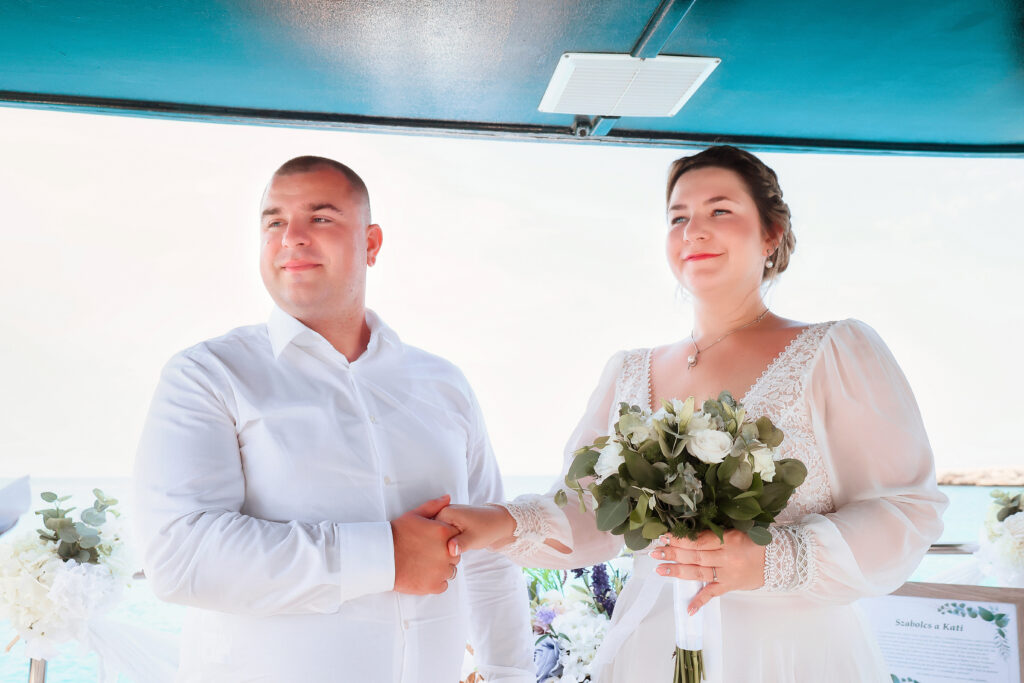 yacht wedding Cyprus boat ceremony svadba v zahraničí pri mori